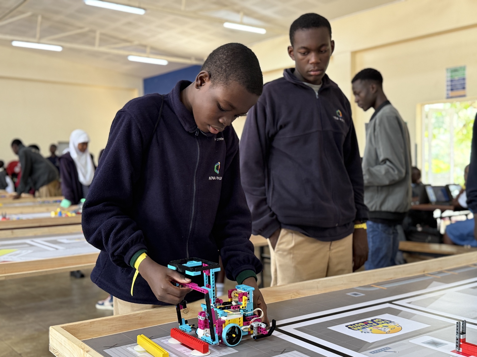 Student adjusting robot